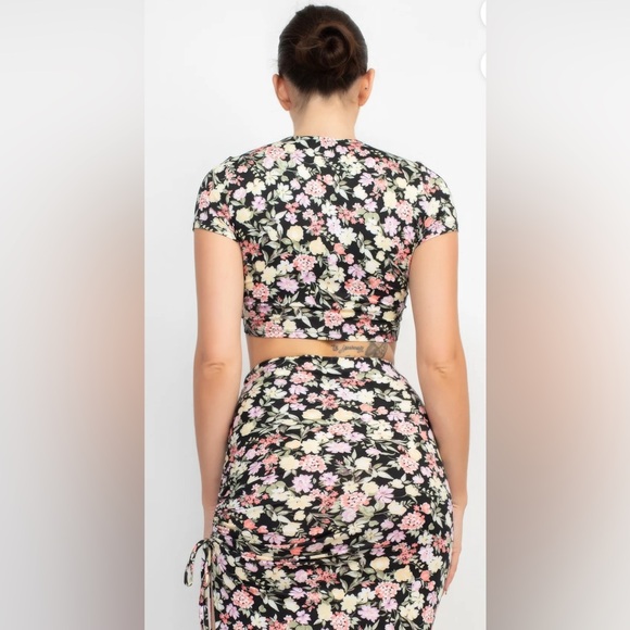 Floral print two piece crop top and skirt set - Picture 7 of 13